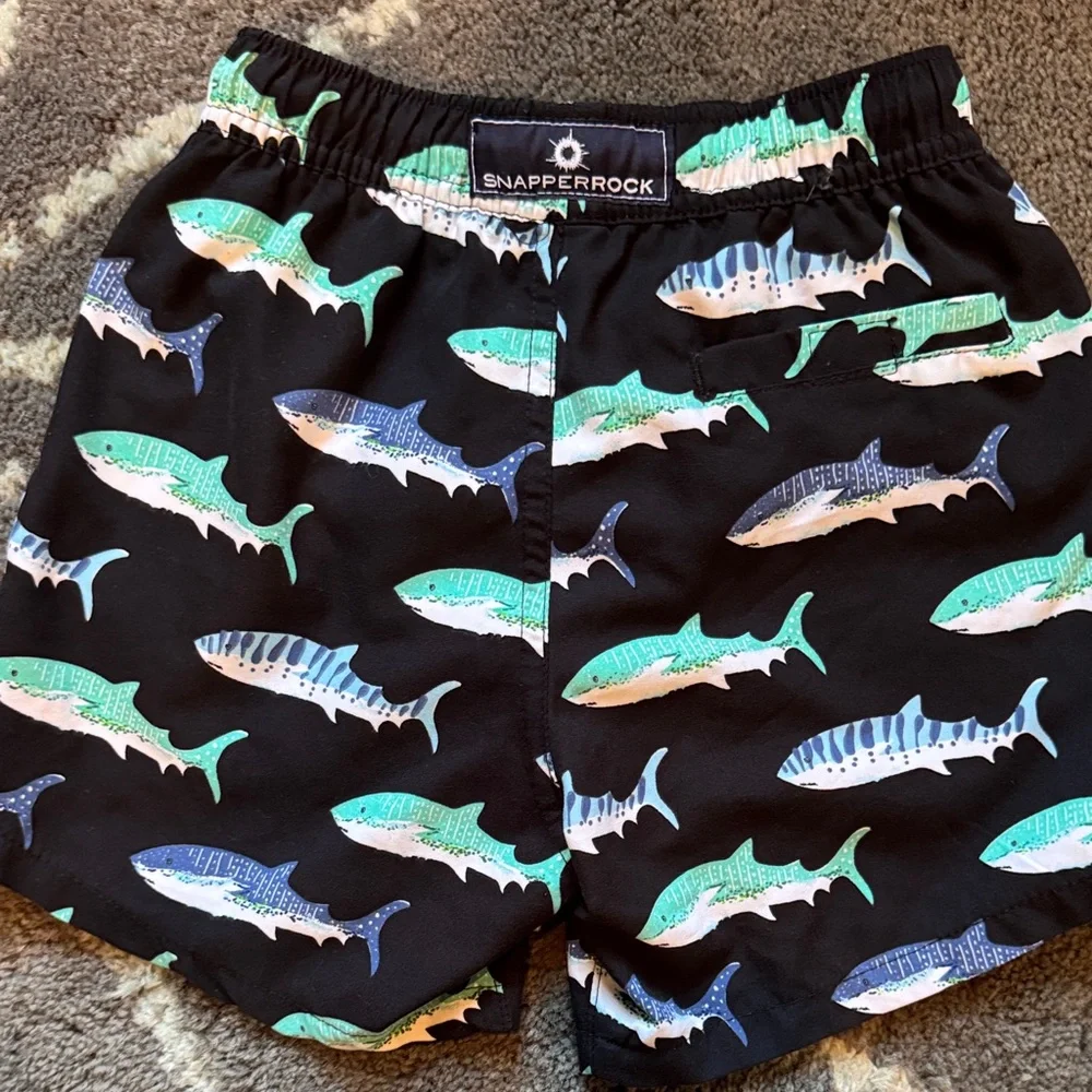 Snapper Rock Swim Trunks Bathing Suit Navy Blue Shark Print, size Kids 4/5